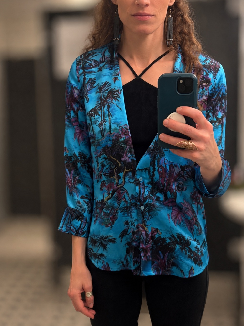 L'AGENCE Turquoise & Black Tropical Print Button-Front Blouse